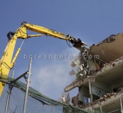 تخریب بتن با جرثقیل