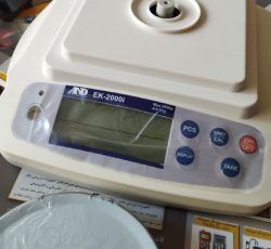 ترازو صنعتی مدل EK 2000i برند A&D