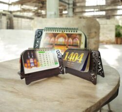 تقویم رومیزی پایه چوبی 1404