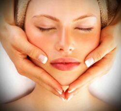 ماساز سر و صورت