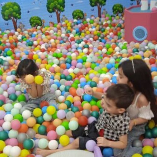 توپ استخر توپ پاستیلی