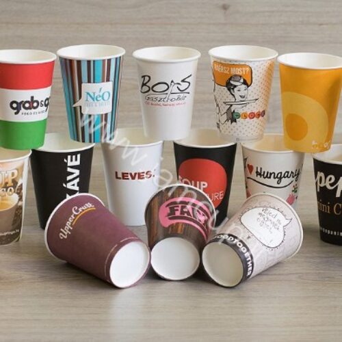 لیوان کاغذی قهوه دار