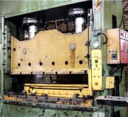 خدمات پرسکاری فلزات با دقت و کیفیت عالی